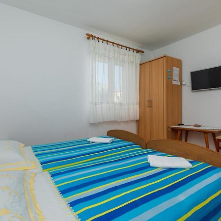 Apartments With A Parking Space Omis - 2745 Номер фото