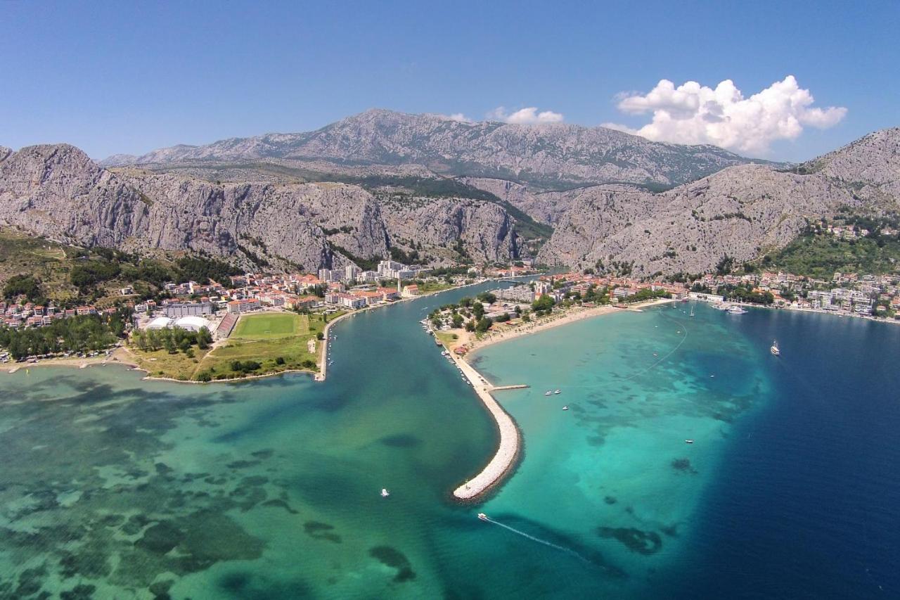 Apartments With A Parking Space Omis - 2745 Экстерьер фото