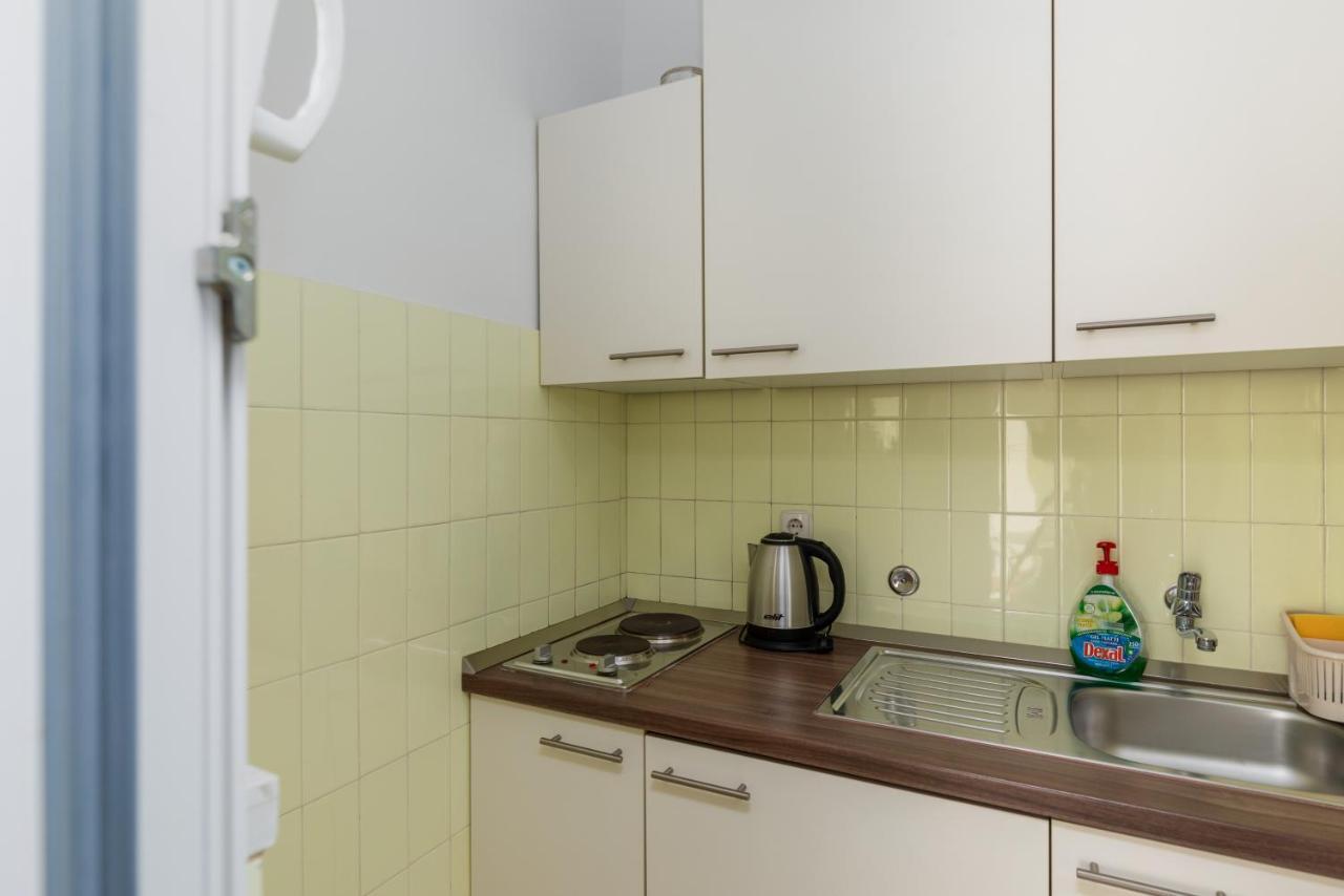 Apartments With A Parking Space Omis - 2745 Экстерьер фото