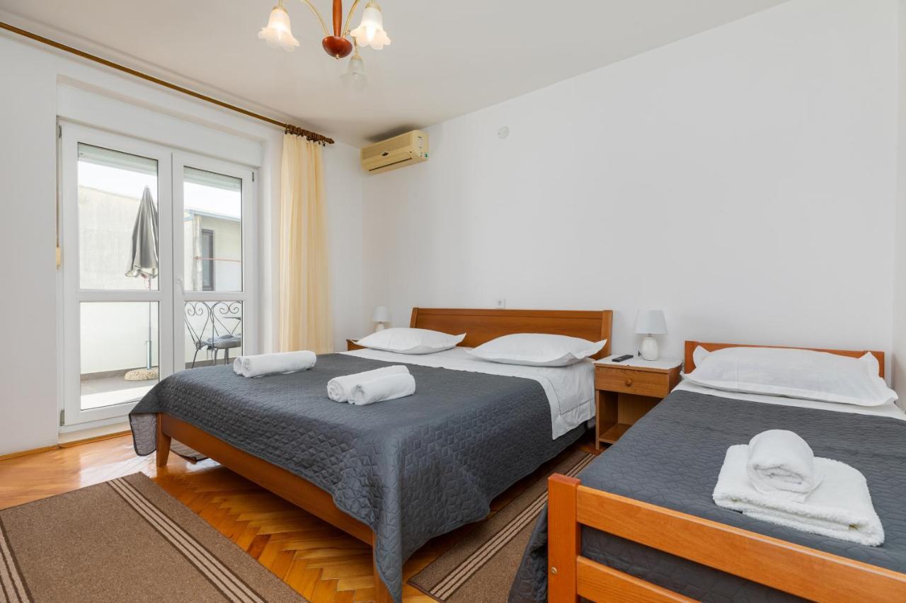 Apartments With A Parking Space Omis - 2745 Экстерьер фото