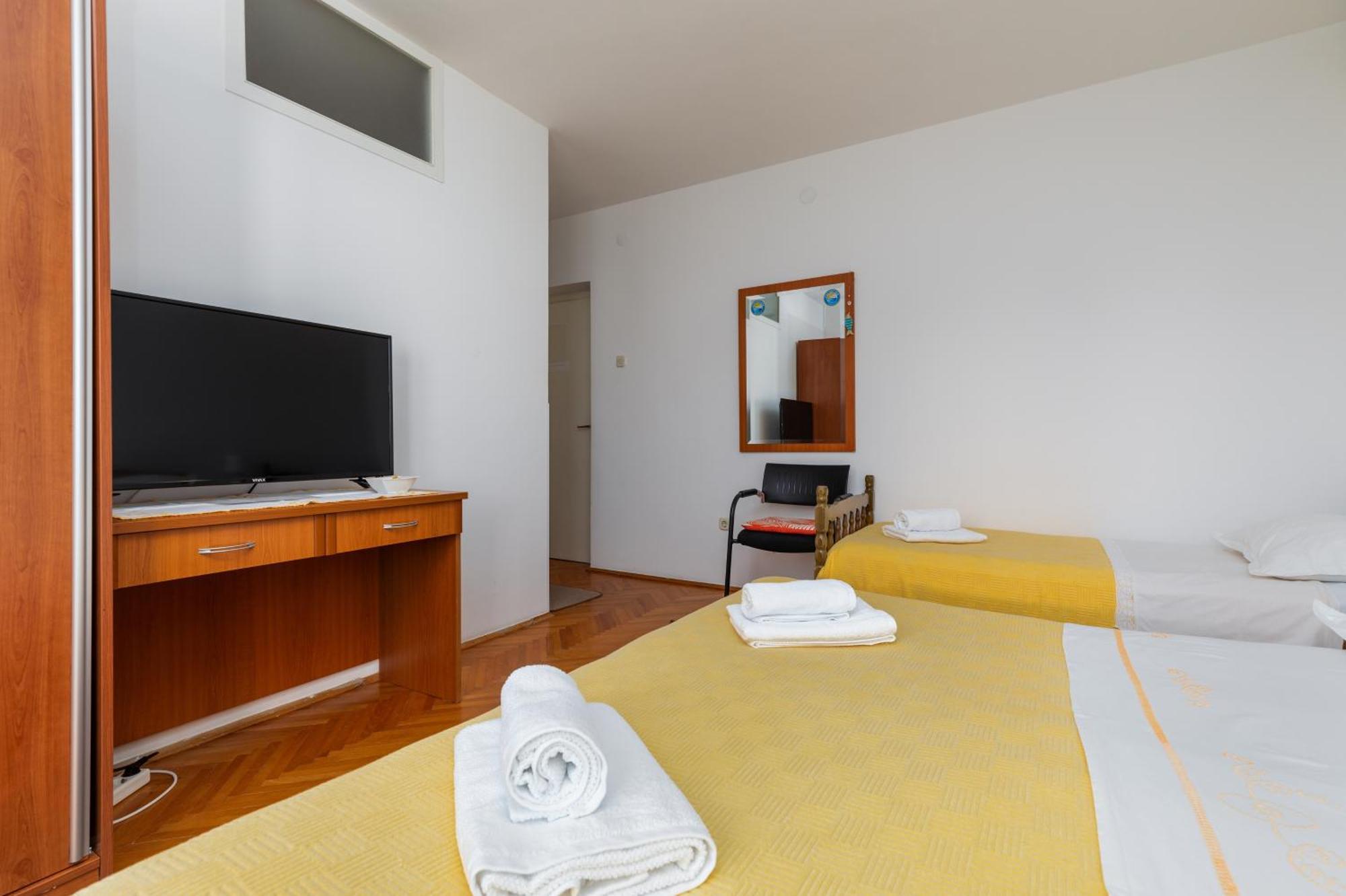 Apartments With A Parking Space Omis - 2745 Номер фото